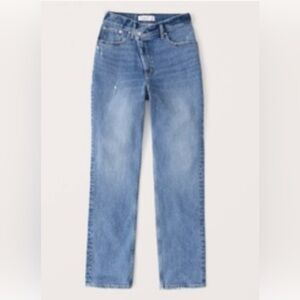 Abercrombie & Fitch Curve Love Ultra High Rise 90s Straight Jean Medium Wash
